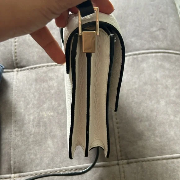 Kate Spade Josephine Parchment Drive crossbody
Colorblock black white purse - Picture 4 of 7